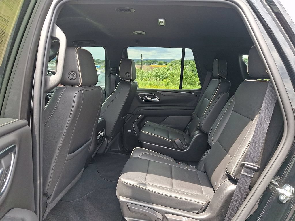 Used 2022 GMC Yukon SLT w/ SLT Luxury Package AWD/4WD image 11