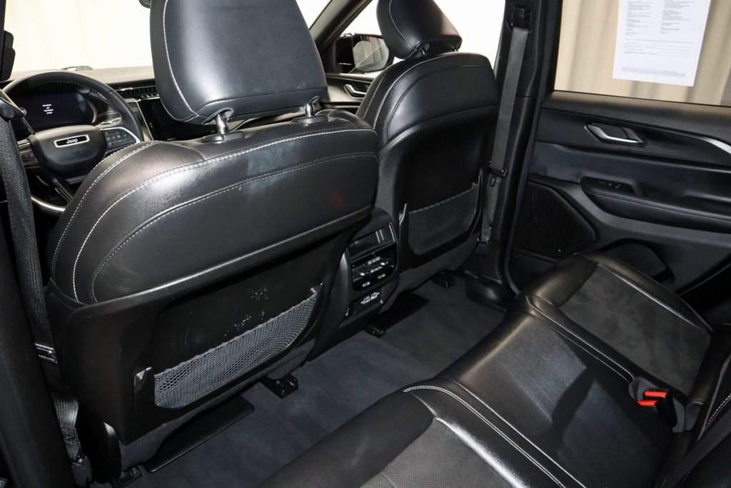 Used 2024 Jeep Grand Cherokee Altitude AWD/4WD image 21