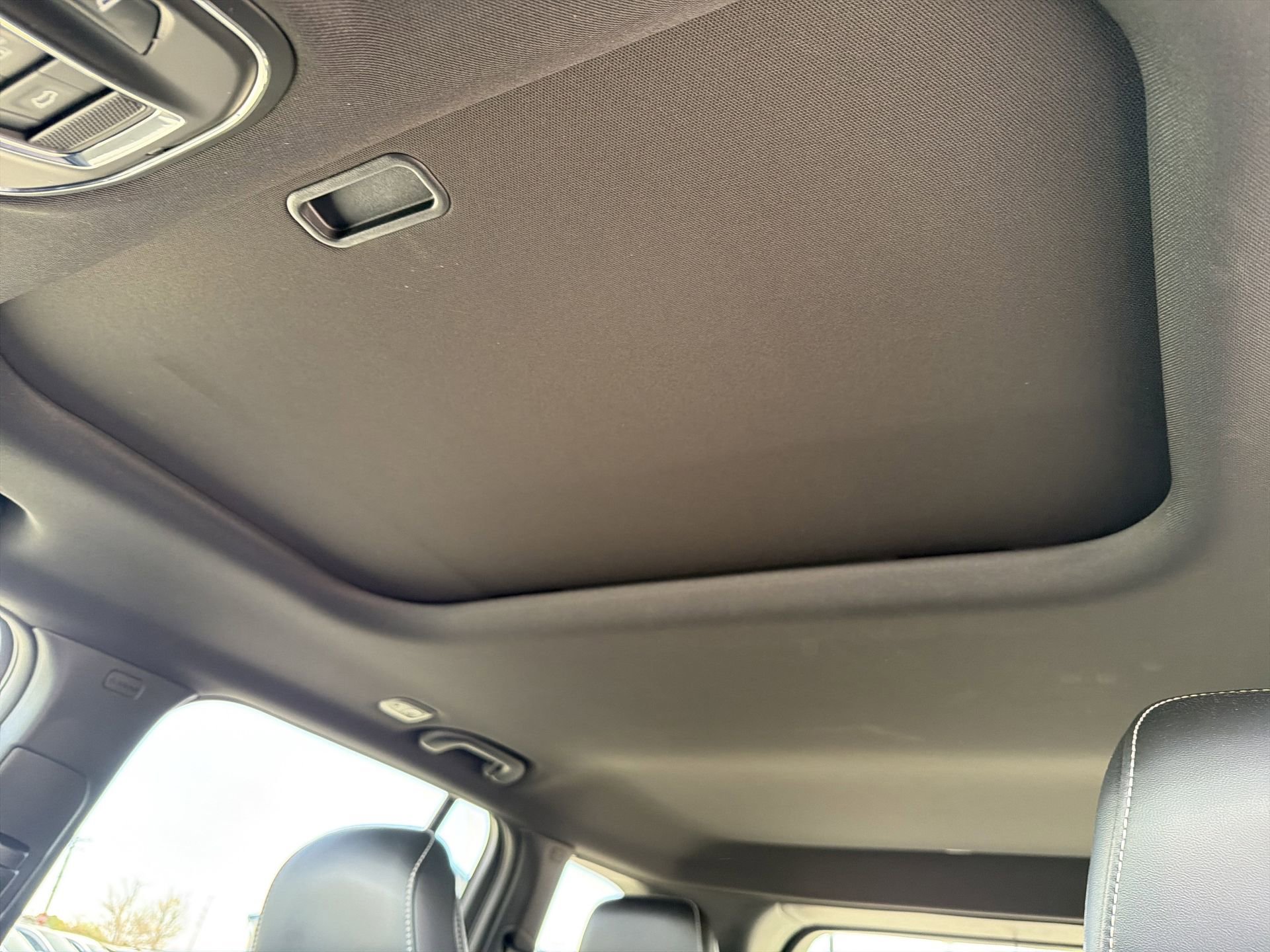 Used 2025 Jeep Grand Cherokee Altitude image 16