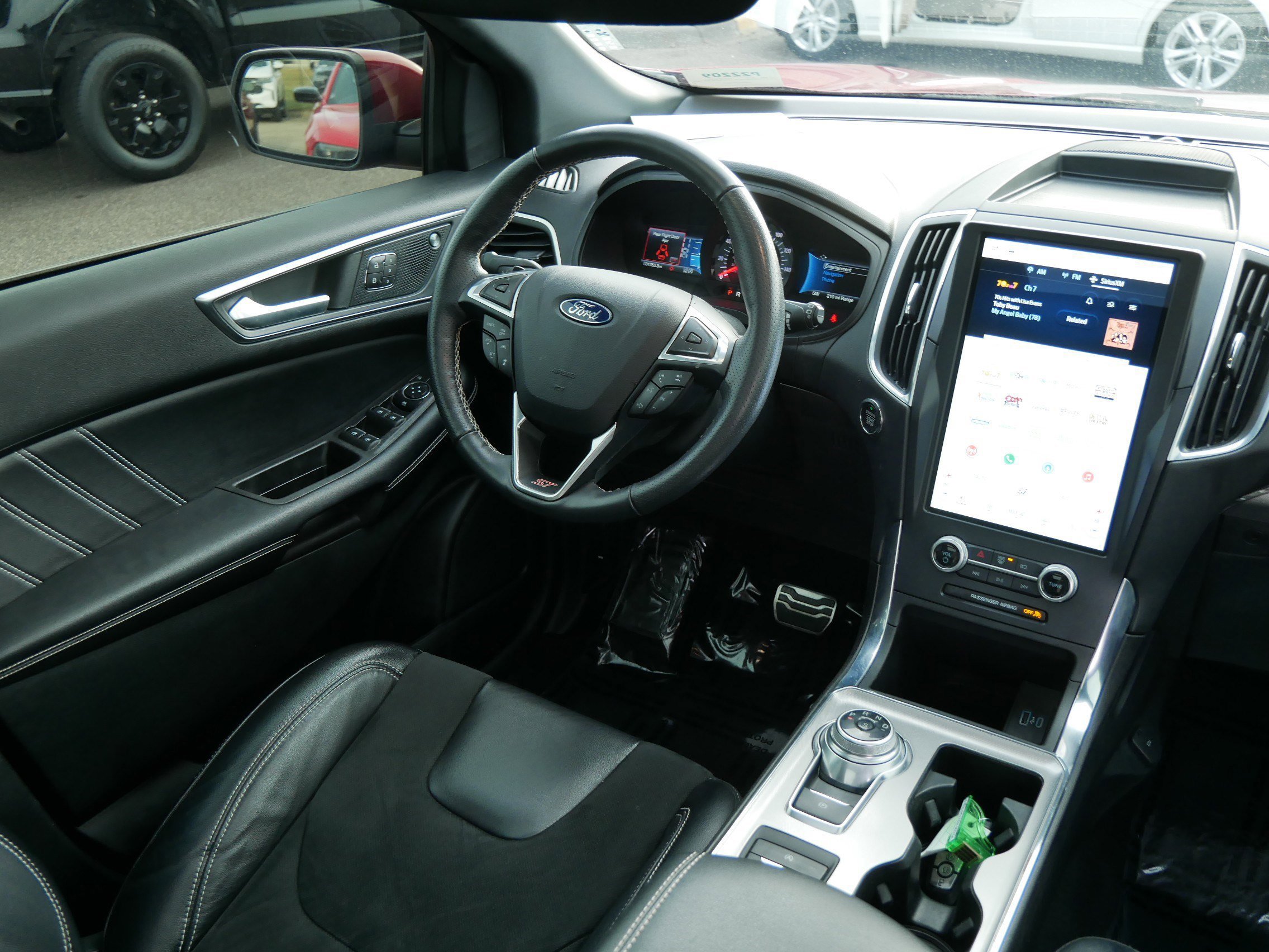 Certified 2022 Ford Edge ST w/ Equipment Group 401A image 9