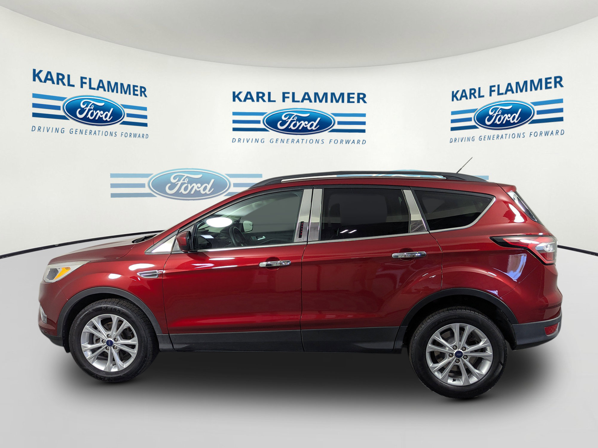 Certified 2018 Ford Escape SE FWD image 6