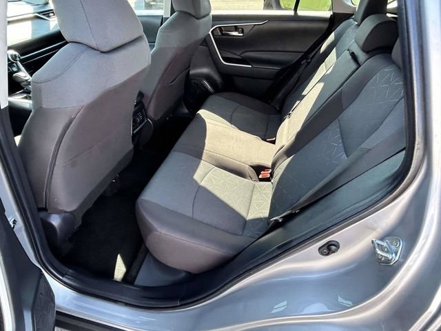 Used 2024 Toyota RAV4 XLE FWD image 23