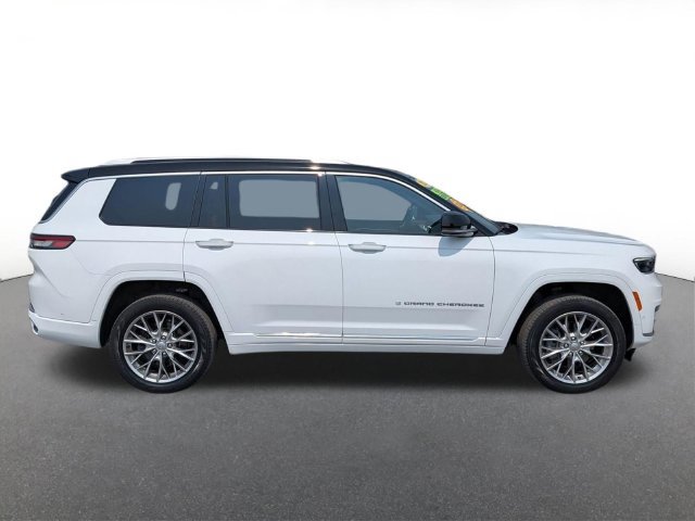 Used 2023 Jeep Grand Cherokee L Summit w/ Luxury Tech Group V AWD/4WD image 2