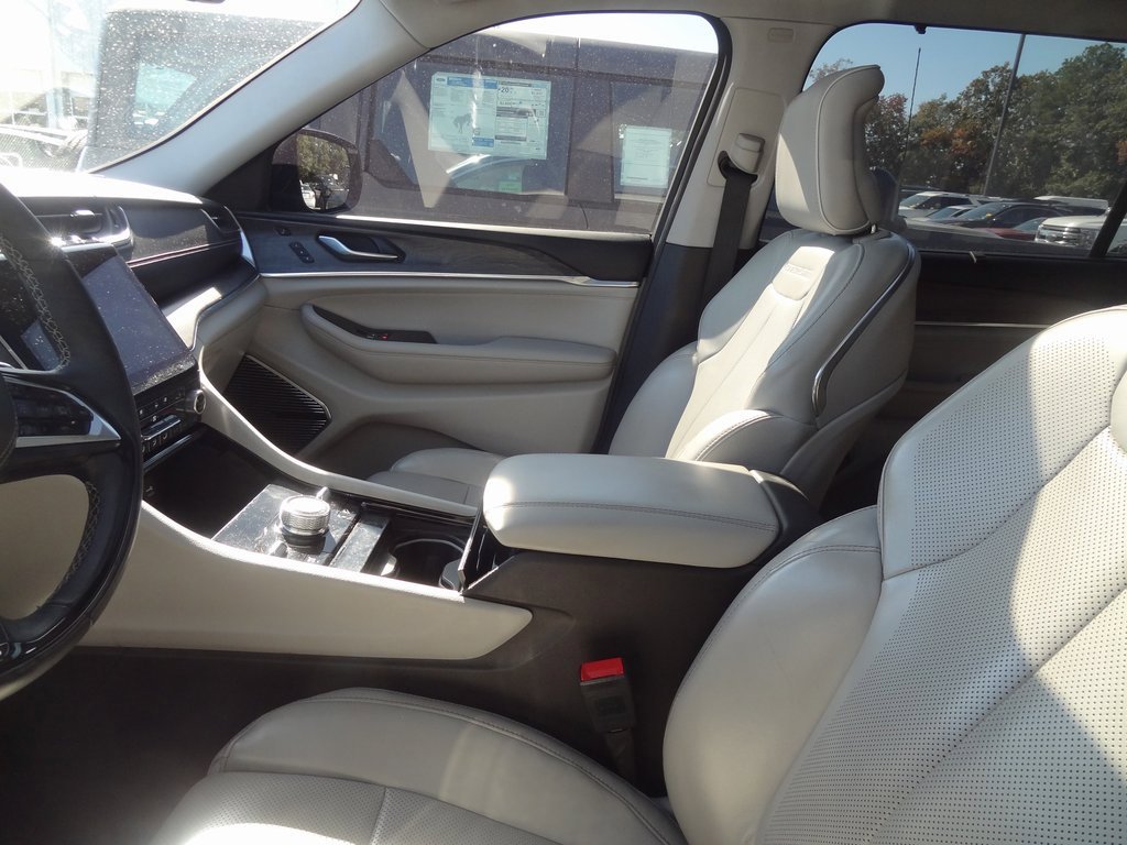 Used 2021 Jeep Grand Cherokee L Overland w/ Advanced Protech Group III image 10