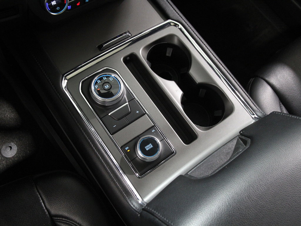 Certified 2020 Ford Expedition XLT w/ Equipment Group 202A image 16