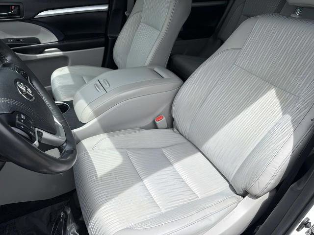 Used 2019 Toyota Highlander Plus FWD image 20