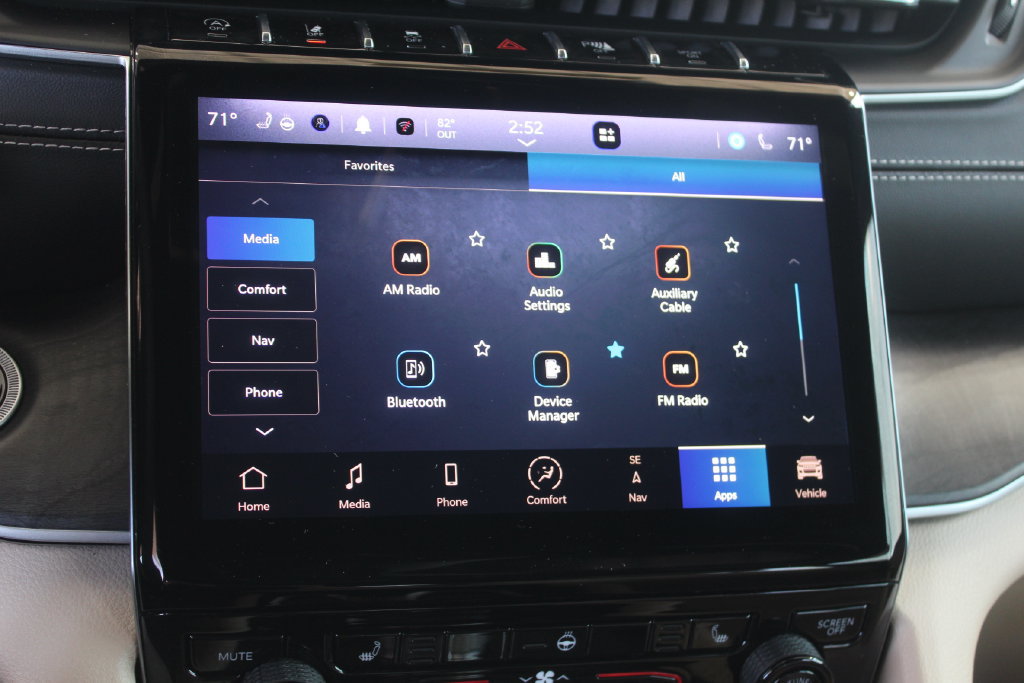Used 2024 Jeep Grand Cherokee Limited RWD image 18