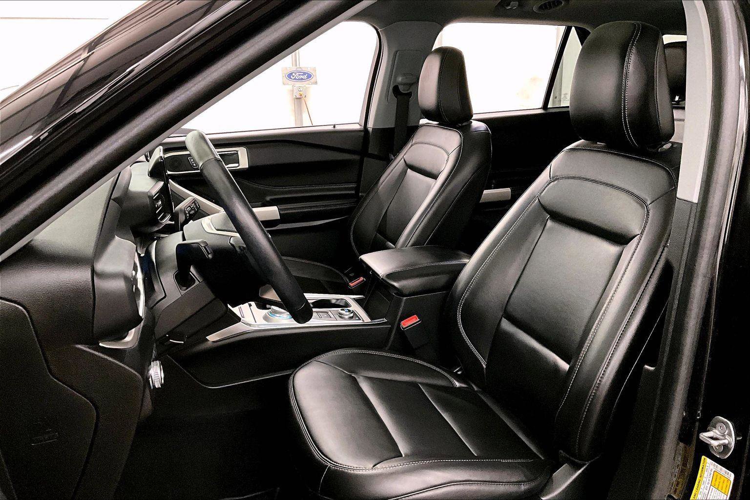 Certified 2022 Ford Explorer XLT w/ Equipment Group 202A image 24