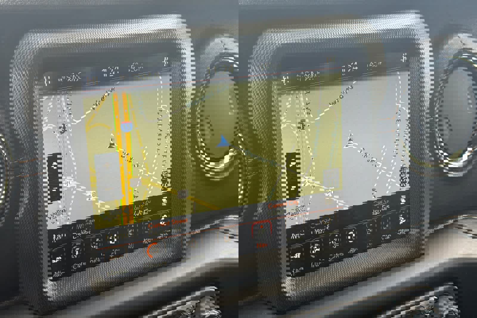 Used 2022 Jeep Gladiator Overland image 18