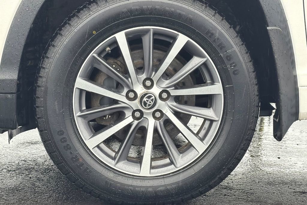 Used 2018 Toyota Highlander XLE image 26