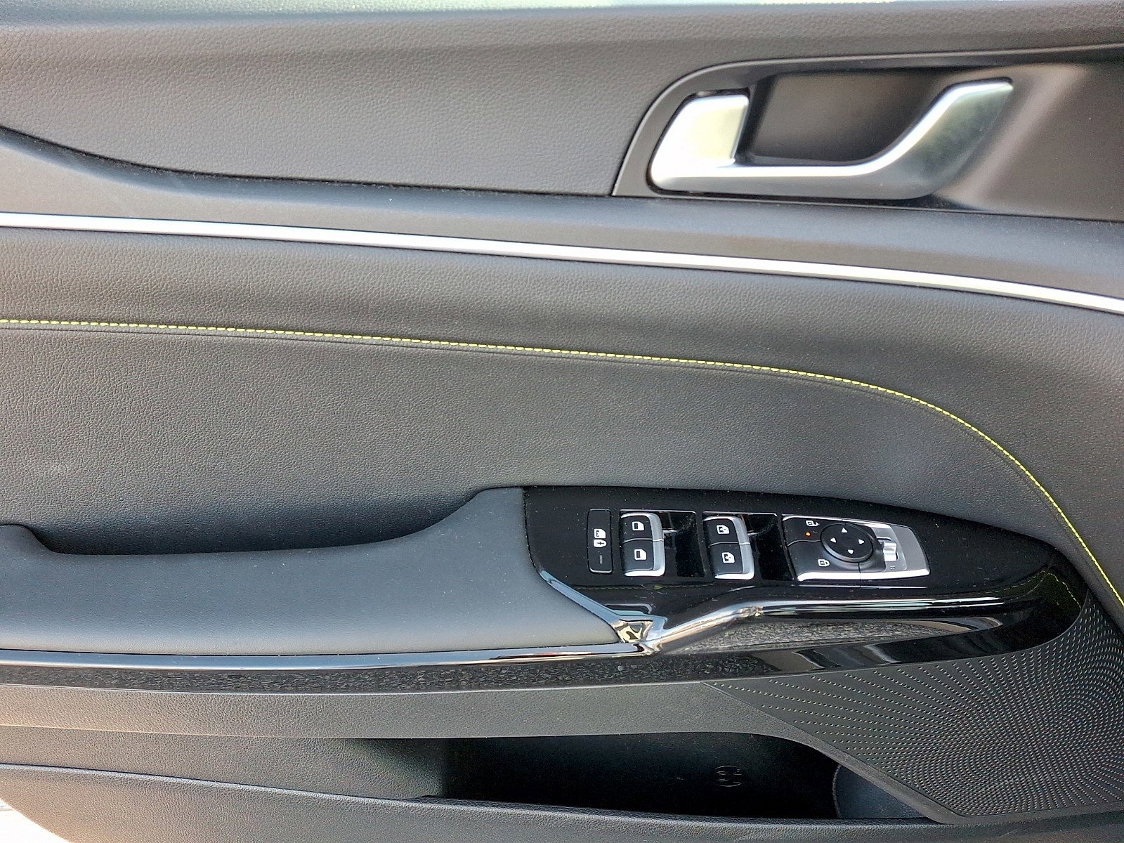 Used 2025 Kia K5 GT FWD image 11