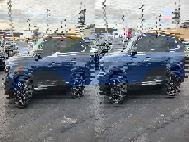 Used 2023 Kia Telluride SX image 3