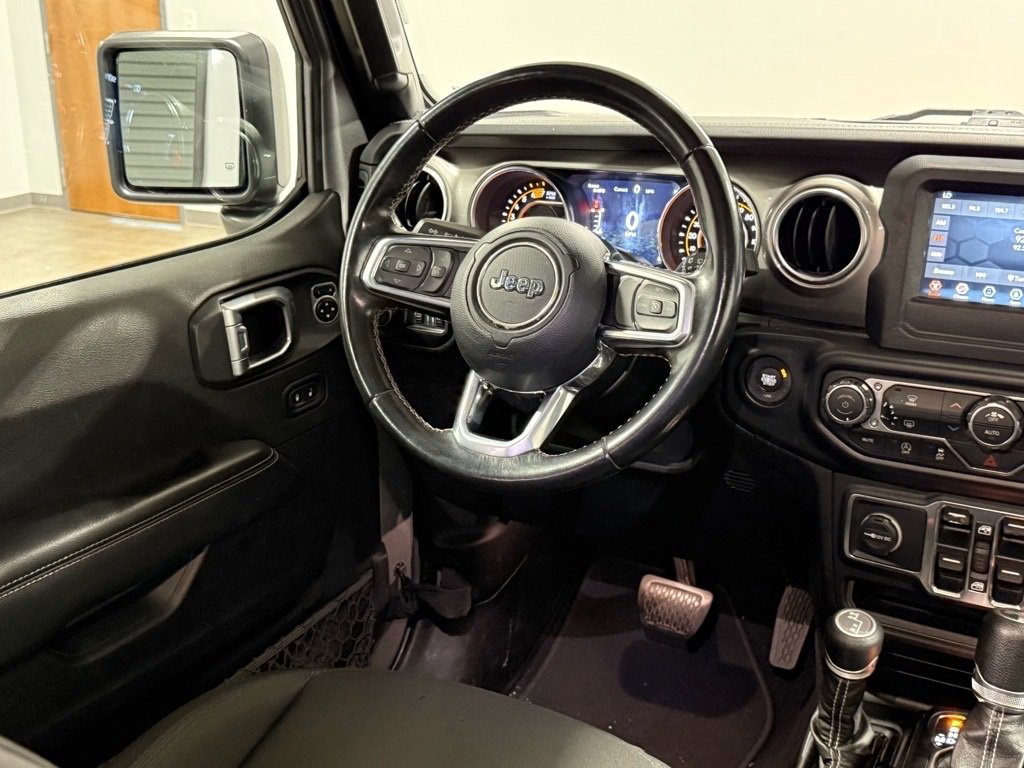 Used 2020 Jeep Wrangler Unlimited Sahara image 11