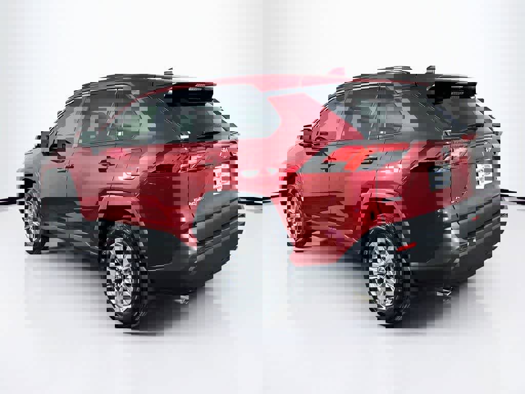 Used 2025 Toyota RAV4 XLE w/ Convenience Package image 4