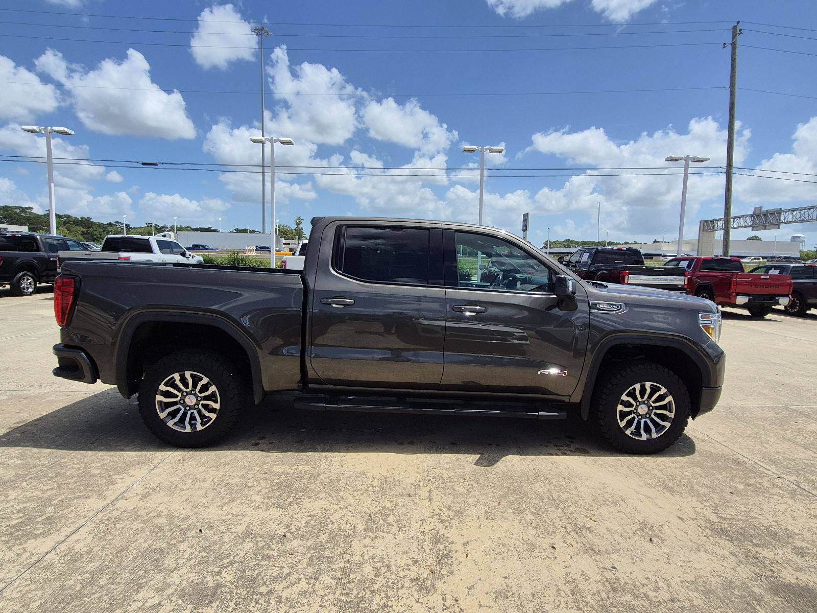 Used 2020 GMC Sierra 1500 AT4 w/ AT4 Premium Package AWD/4WD image 17
