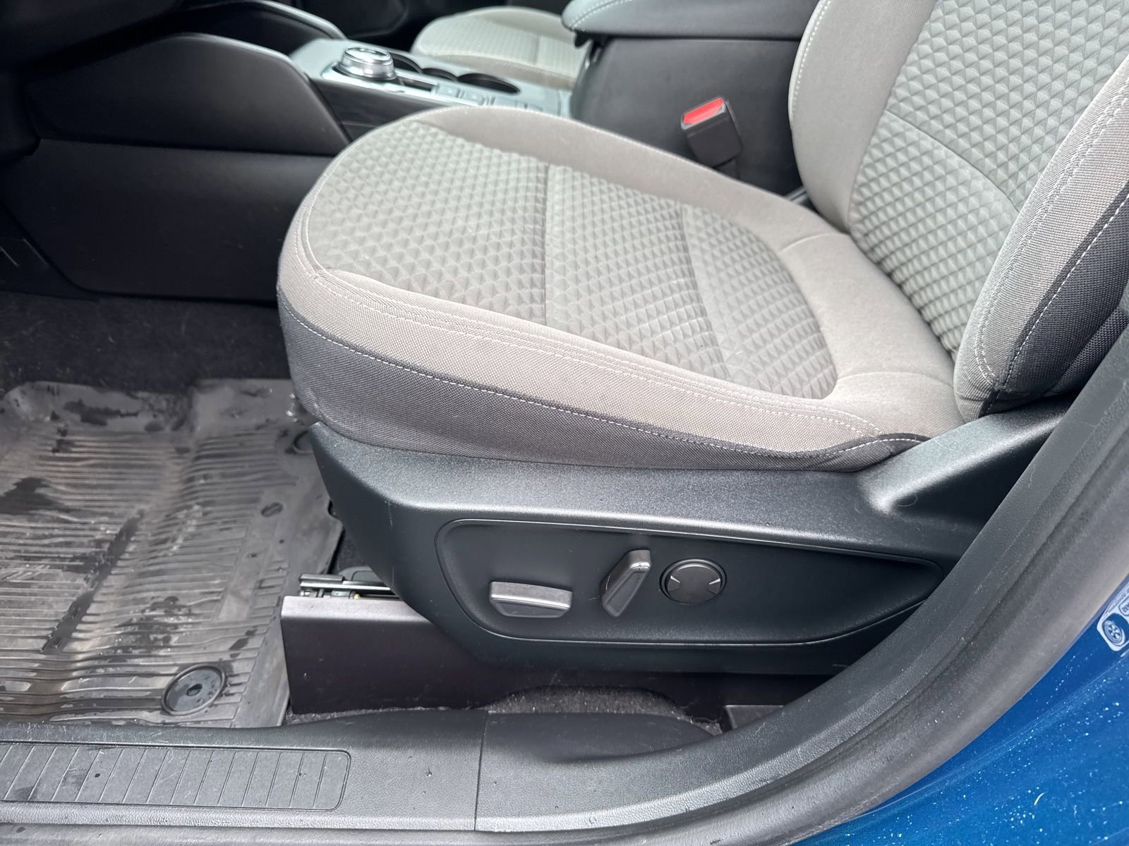 Certified 2020 Ford Escape SE Sport image 39