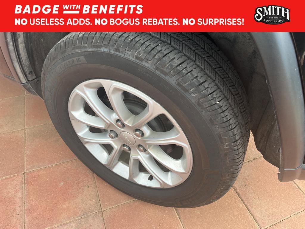 Used 2021 Jeep Grand Cherokee Laredo w/ Security & Convenience Group image 20