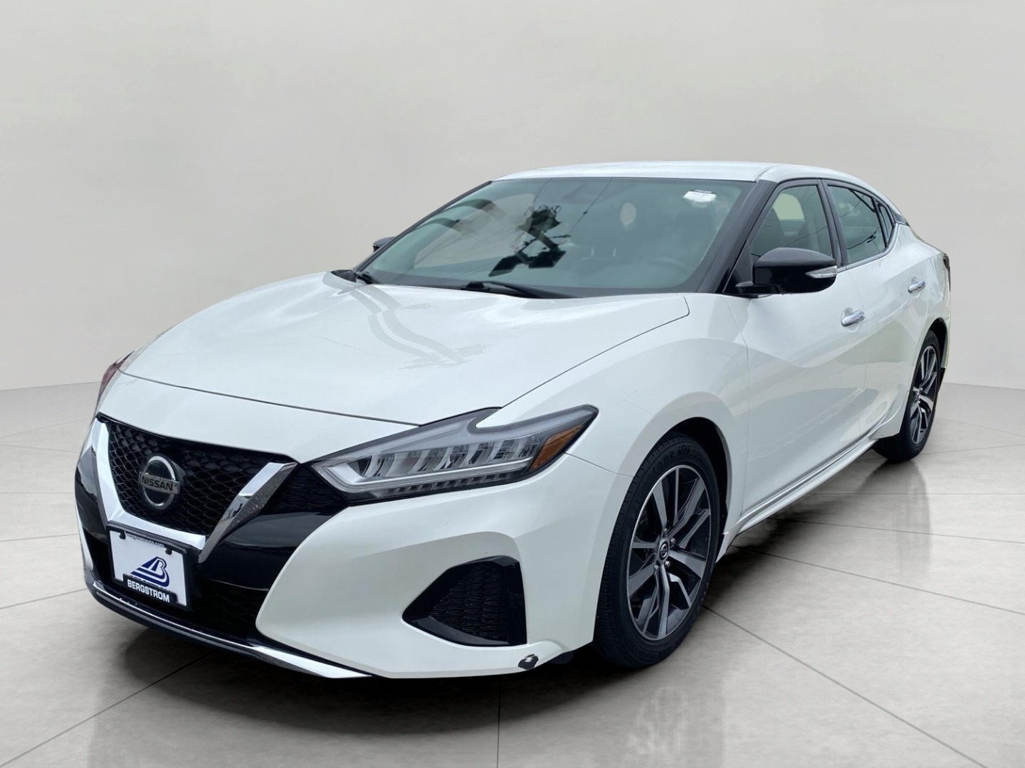 Used 2019 Nissan Maxima 3.5 SV w/ Floor Mat Group FWD image 3