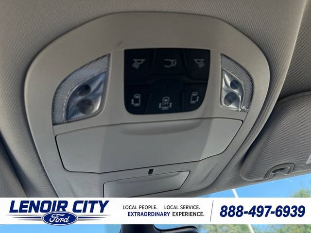 Used 2024 Chrysler Pacifica Touring-L FWD image 17