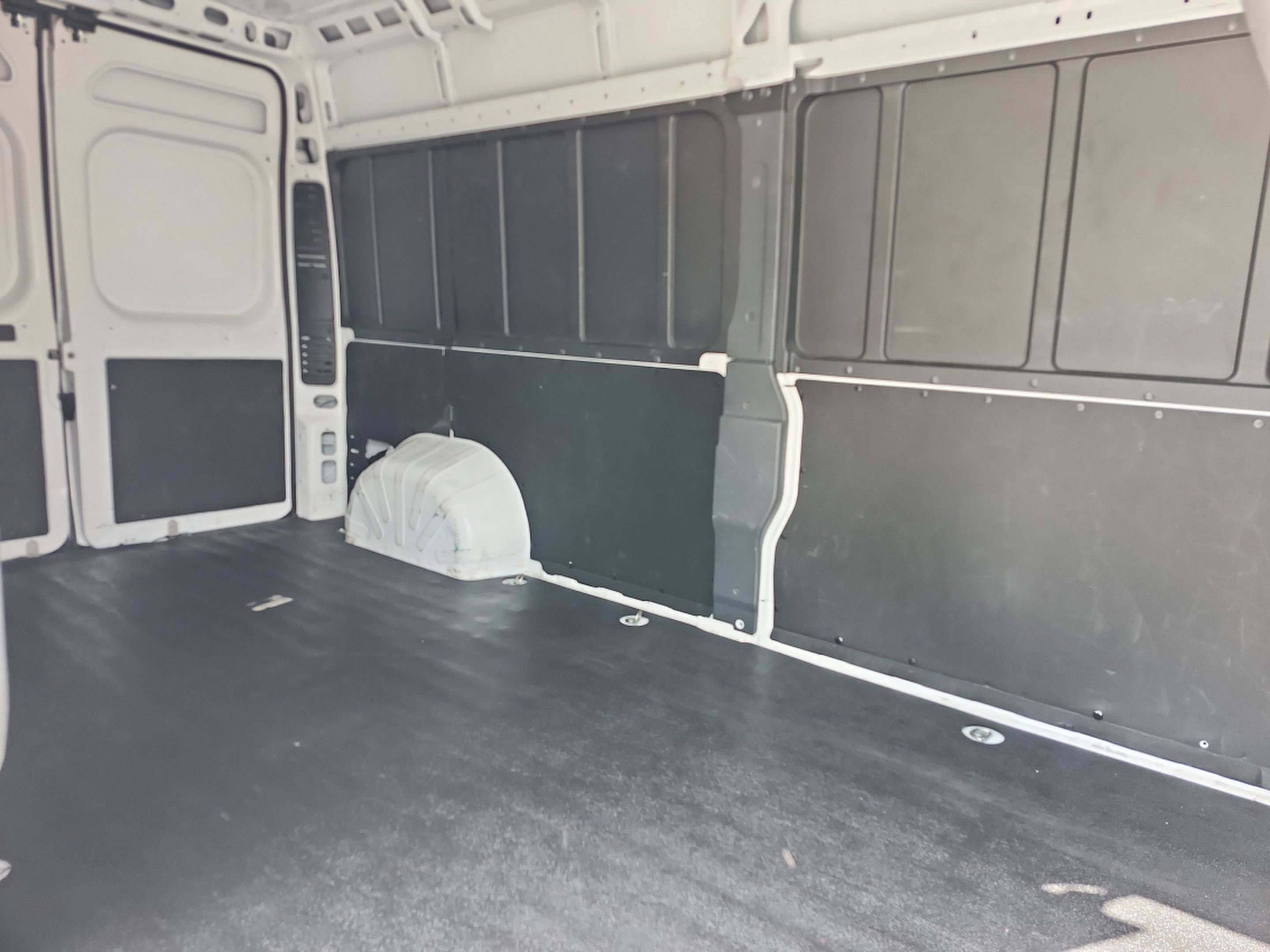Used 2025 RAM ProMaster 2500 w/ Convenience Group FWD image 18