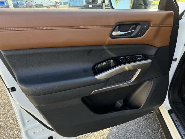 Used 2023 Nissan Pathfinder Platinum image 13