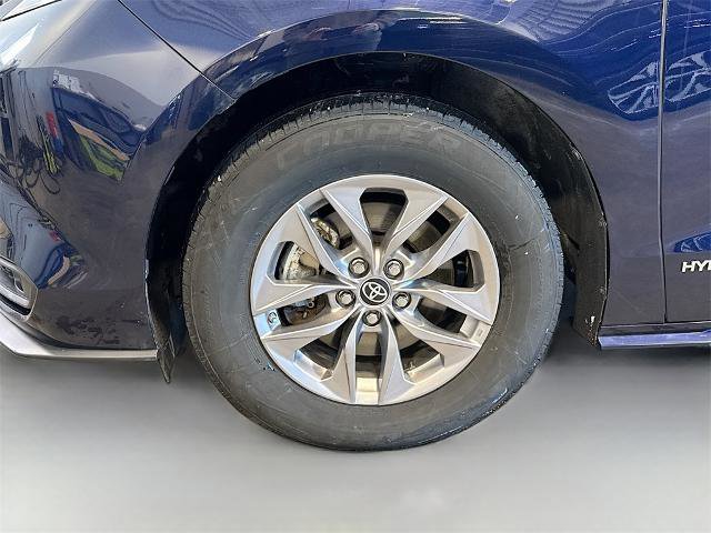 Used 2021 Toyota Sienna LE image 23