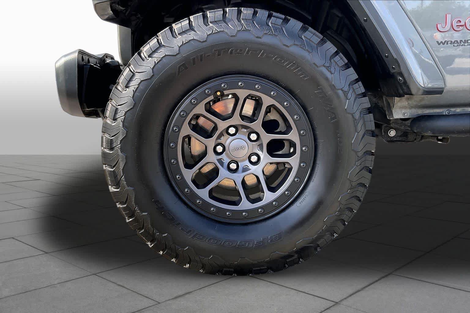Used 2021 Jeep Wrangler Unlimited Rubicon w/ Xtreme Recon 35" Tire Package AWD/4WD image 11