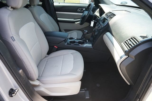 Certified 2018 Ford Explorer FWD image 20