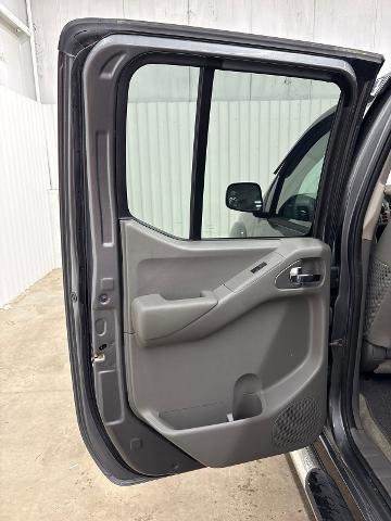 Used 2018 Nissan Frontier SV AWD/4WD image 15