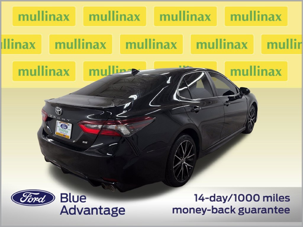 Used 2022 Toyota Camry SE FWD image 3