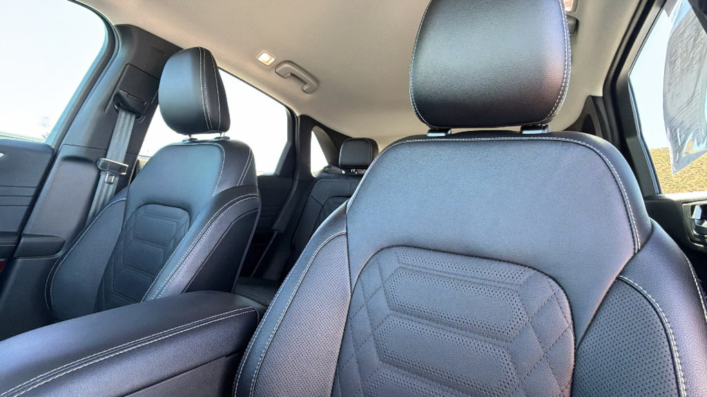 Certified 2024 Ford Escape Platinum w/ Premium Technology Package AWD/4WD image 11