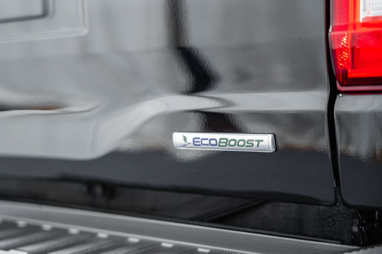 Certified 2022 Ford F150 Lariat w/ Equipment Group 502A High image 23