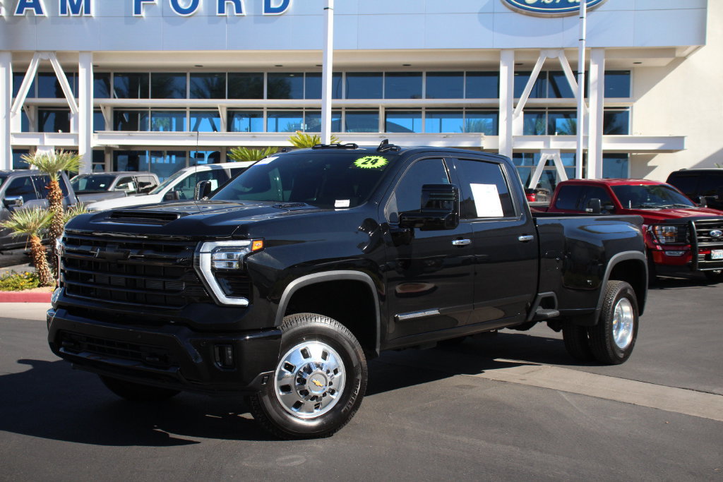 Used 2024 Chevrolet Silverado 3500 High Country w/ High Country Premium Package AWD/4WD image 1
