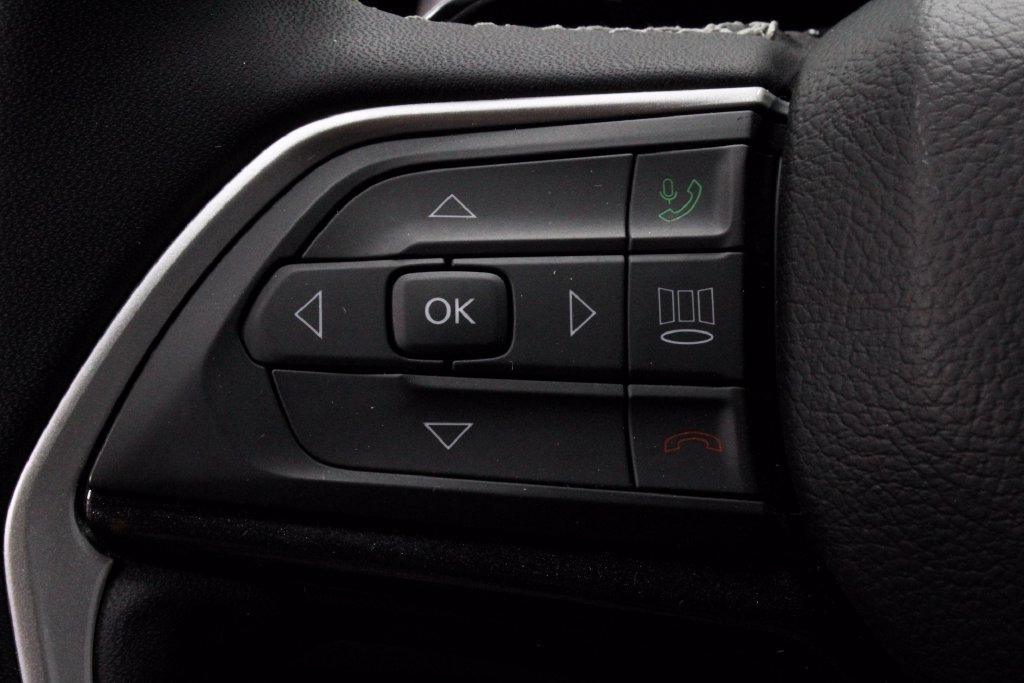 Used 2023 Jeep Grand Cherokee Altitude AWD/4WD image 26