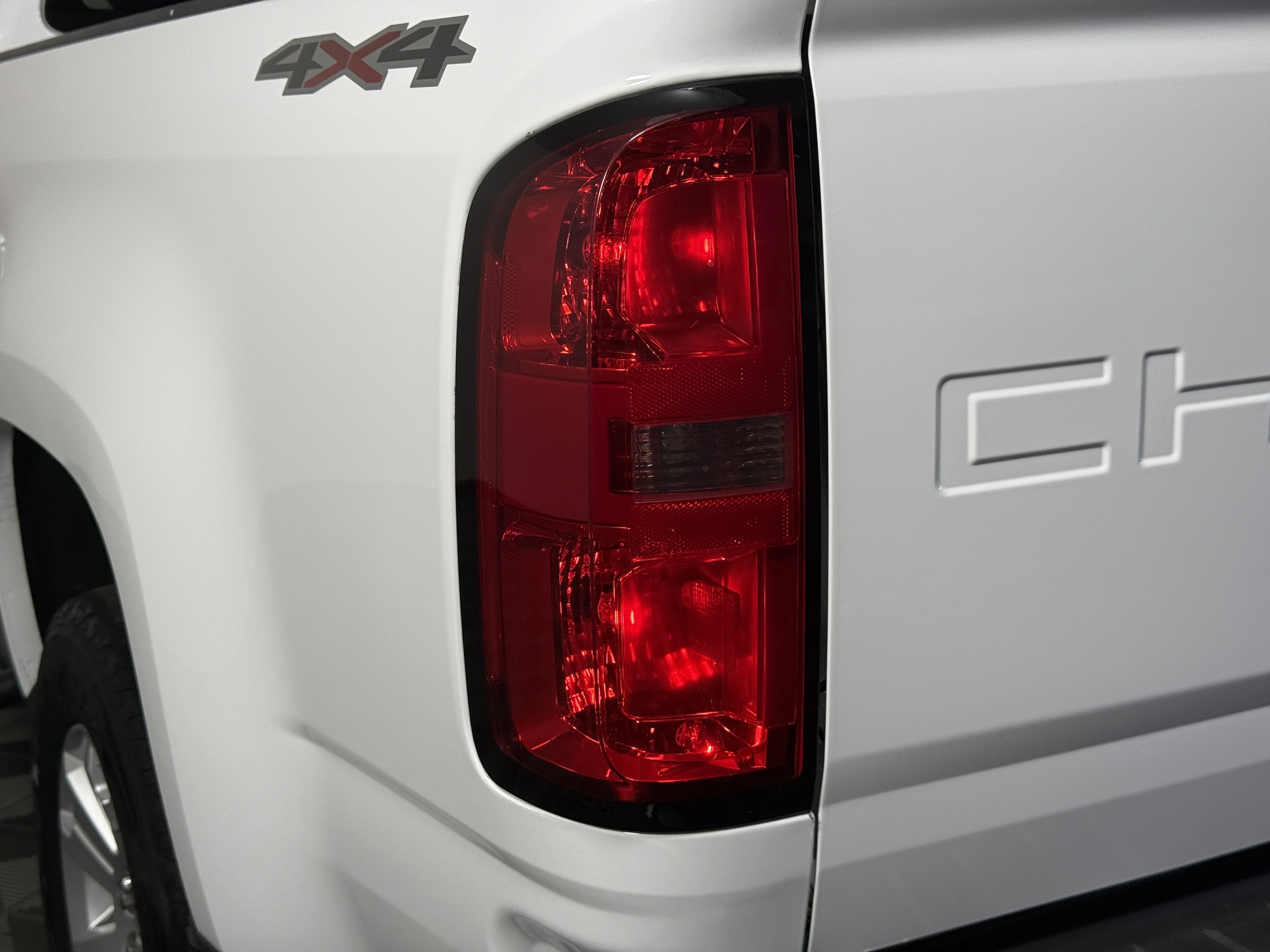 Used 2022 Chevrolet Colorado LT w/ Fleet Safety Package AWD/4WD image 8