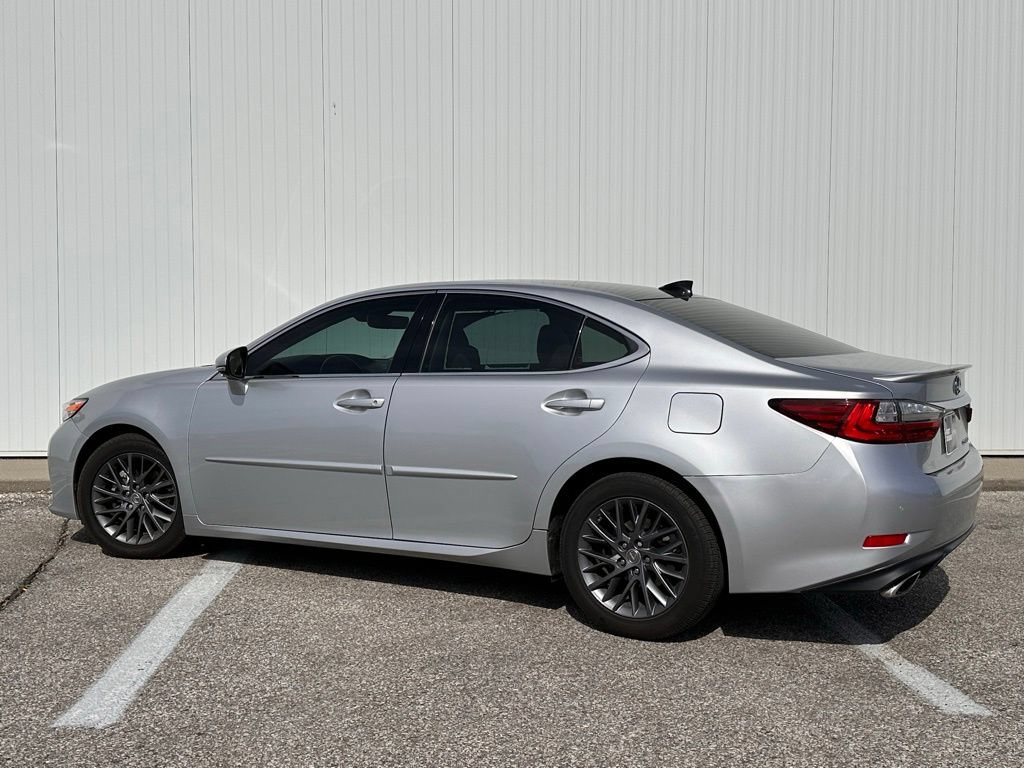 Used 2018 Lexus ES 350 w/ Navigation System Package FWD image 3