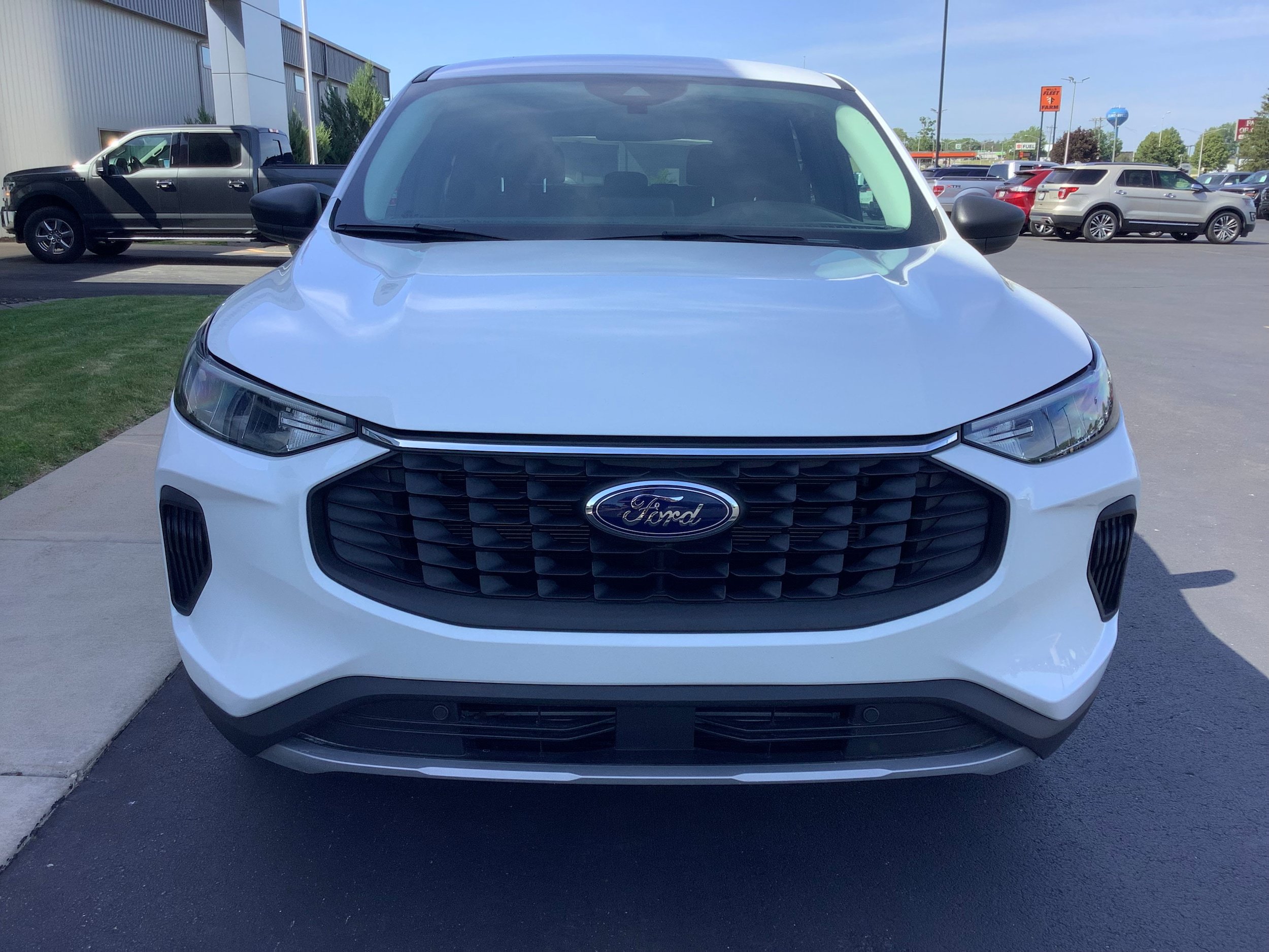 Certified 2024 Ford Escape Active AWD/4WD image 3