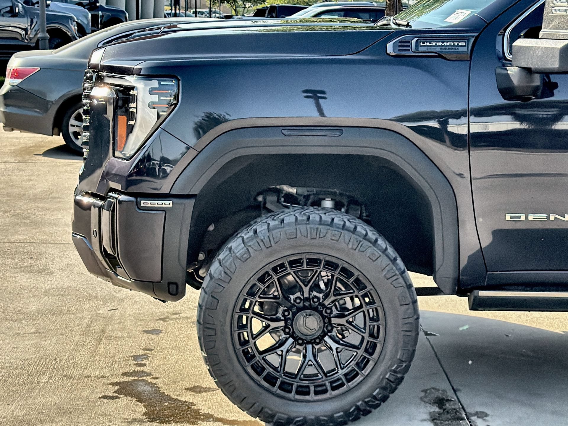 Used 2024 GMC Sierra 2500 Denali Ultimate AWD/4WD image 10