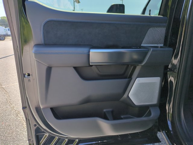 Certified 2025 Ford F450 Platinum w/ FX4 Off-Road Package AWD/4WD image 30