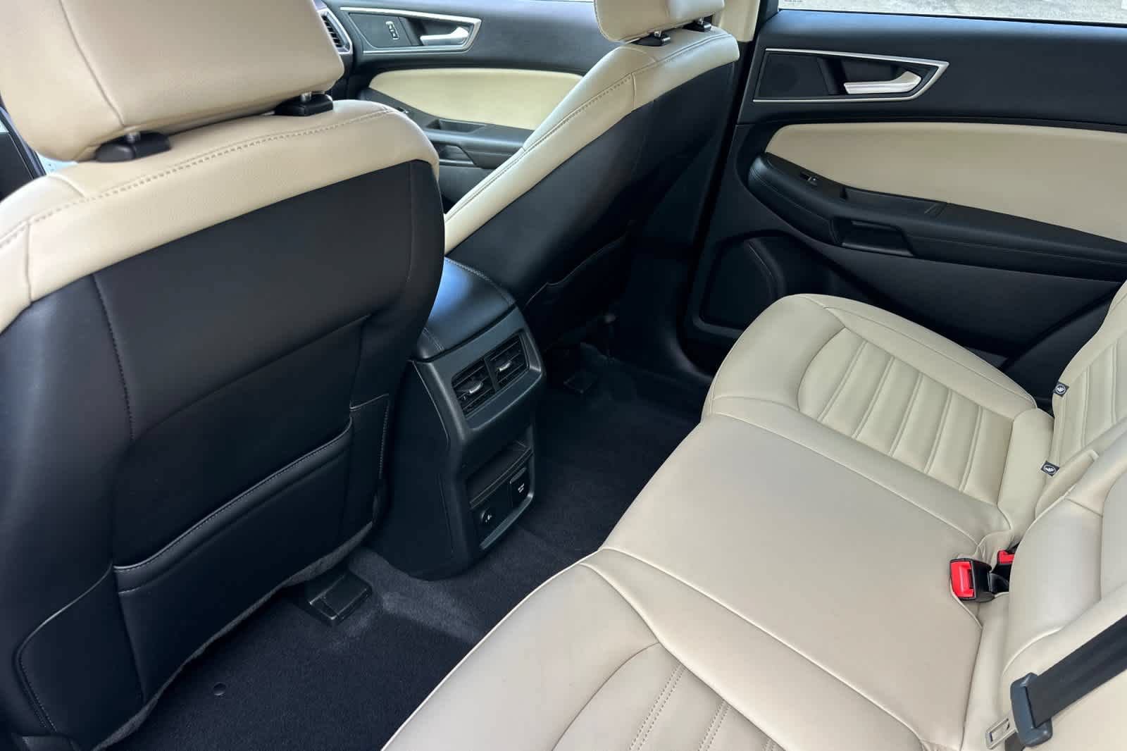 Certified 2024 Ford Edge SEL w/ Convenience Package AWD/4WD image 4