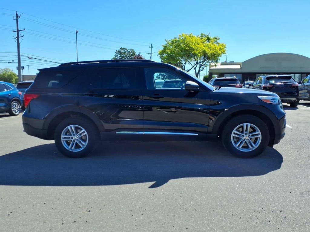 Certified 2023 Ford Explorer XLT w/ Equipment Group 202A AWD/4WD image 6