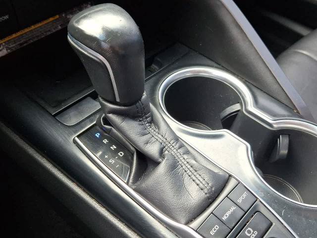 Used 2018 Toyota Camry XLE FWD image 18