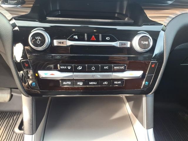 Certified 2023 Ford Explorer Limited w/ Equipment Group 301A image 24
