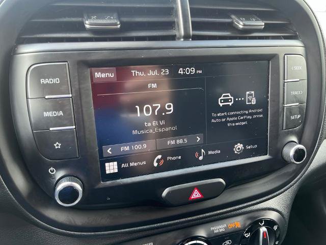 Used 2025 Kia Soul LX w/ LX Technology Package FWD image 23