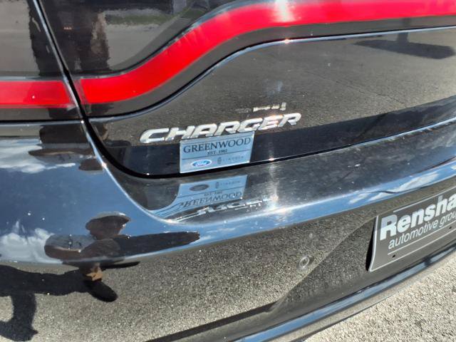 Used 2019 Dodge Charger SXT w/ Leather Interior Group RWD image 21