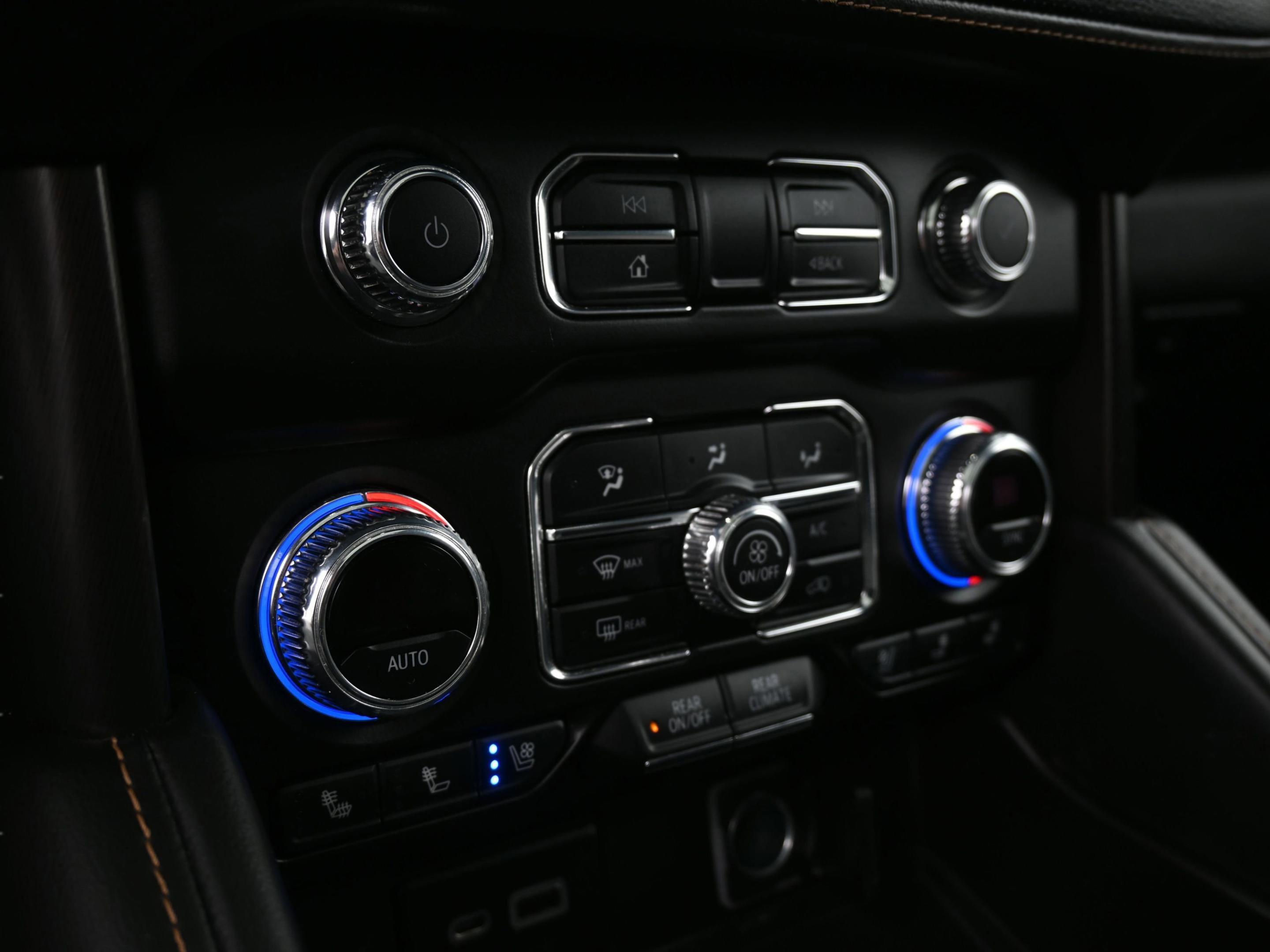 Used 2022 GMC Yukon XL AT4 image 52