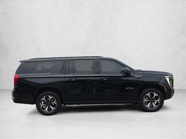 Used 2025 GMC Yukon XL AT4 w/ AT4 Premium Package AWD/4WD image 4