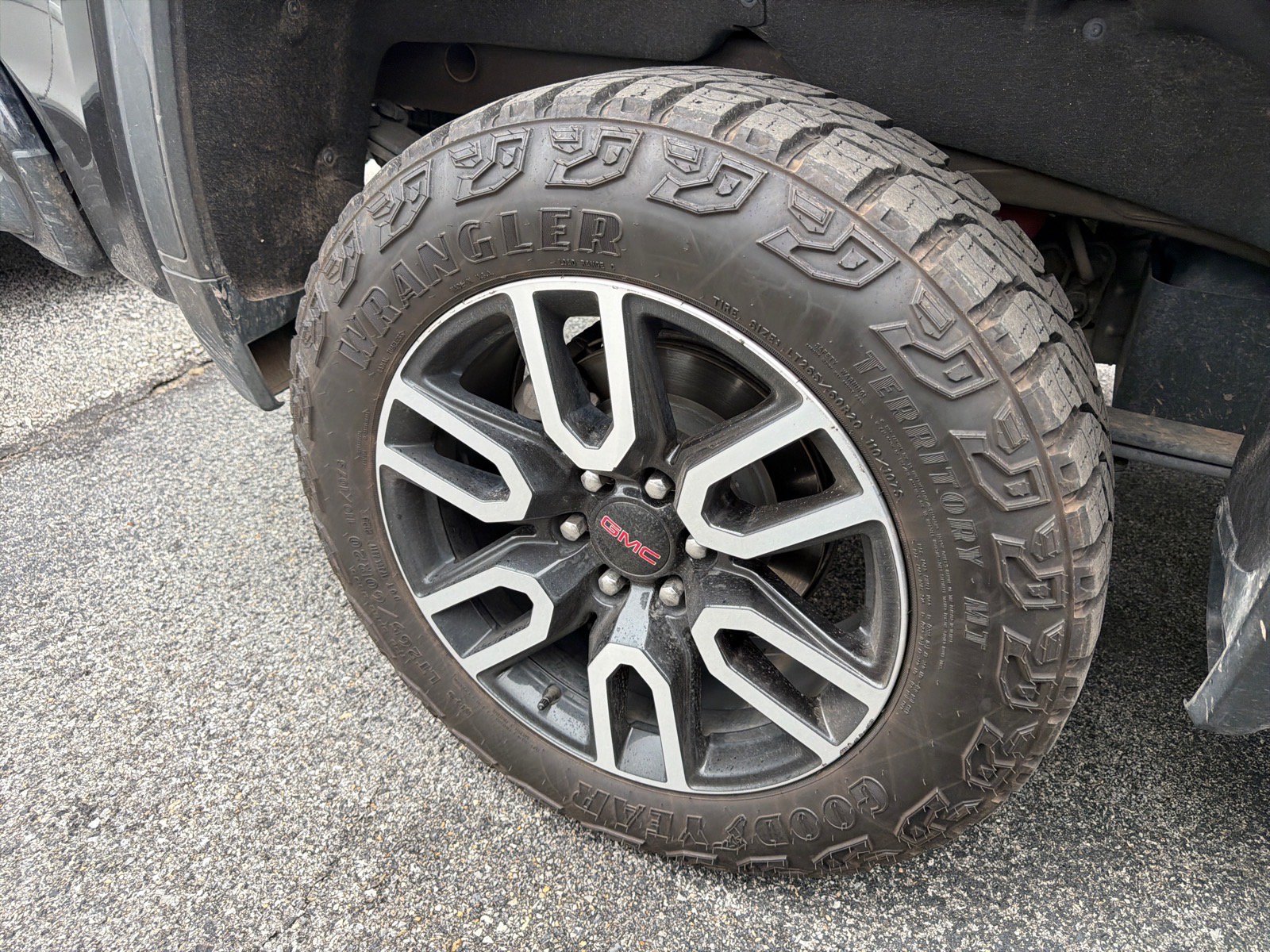 Used 2023 GMC Sierra 1500 AT4 w/ Technology Package AWD/4WD image 6
