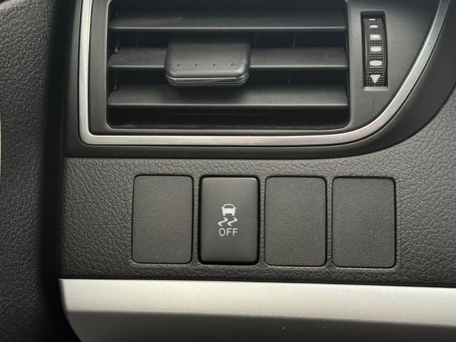 Used 2017 Toyota Camry SE image 9