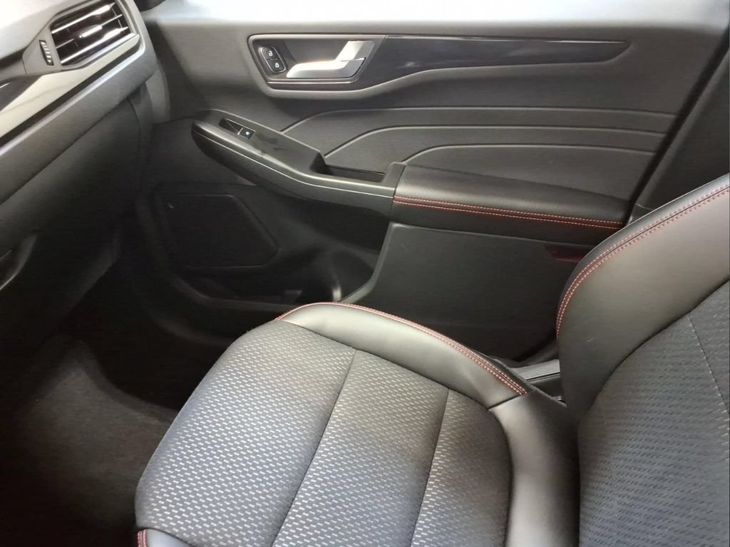Certified 2026 Ford Escape ST-Line AWD/4WD image 22